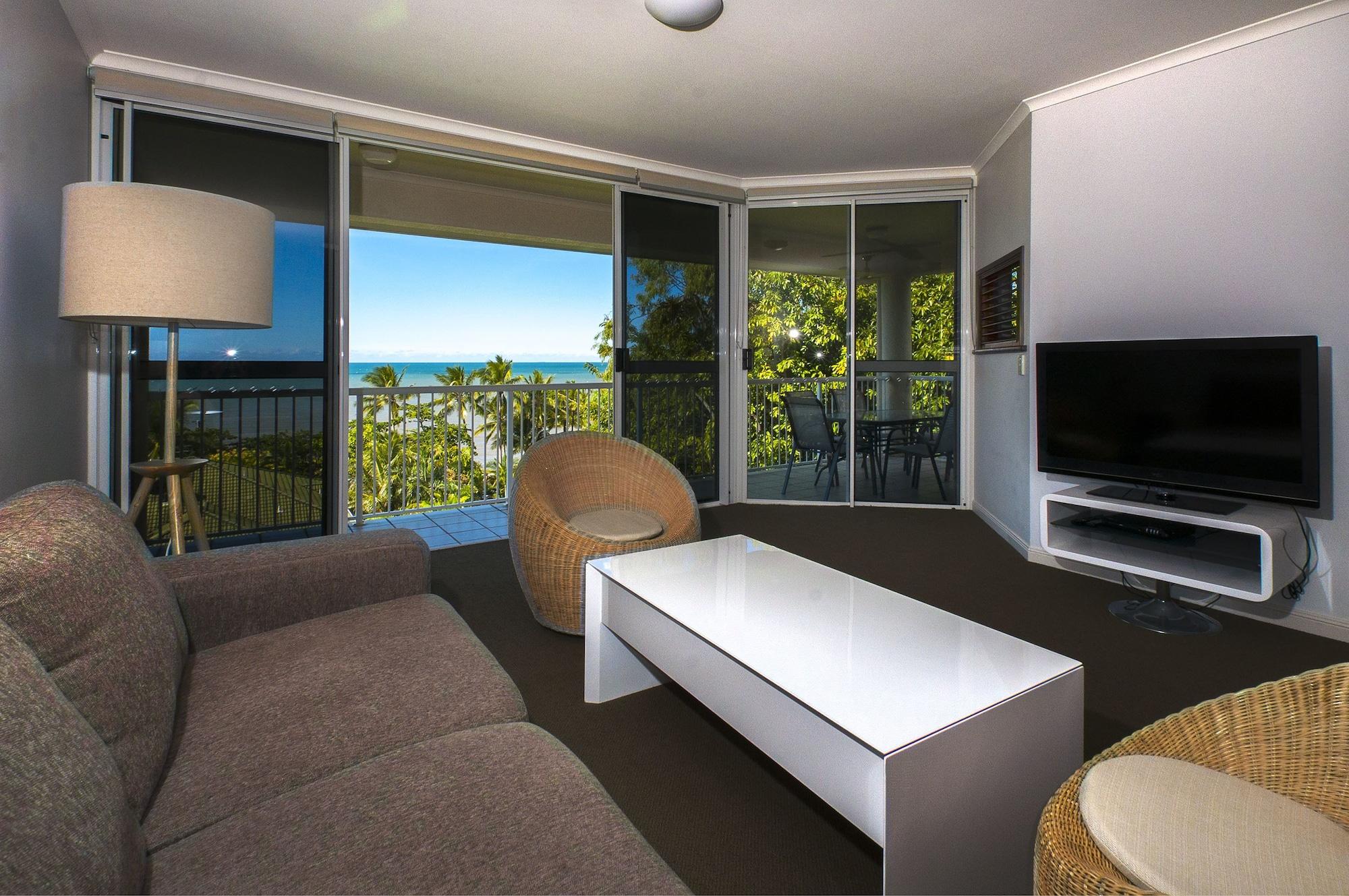 On The Beach Apartments Trinity Beach Exterior photo