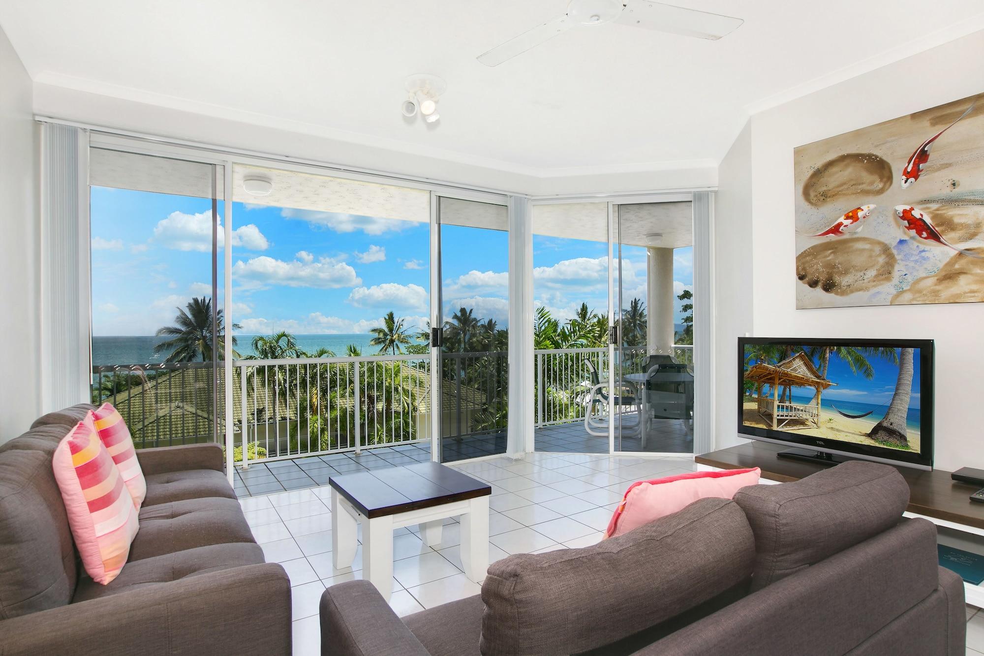 On The Beach Apartments Trinity Beach Exterior photo