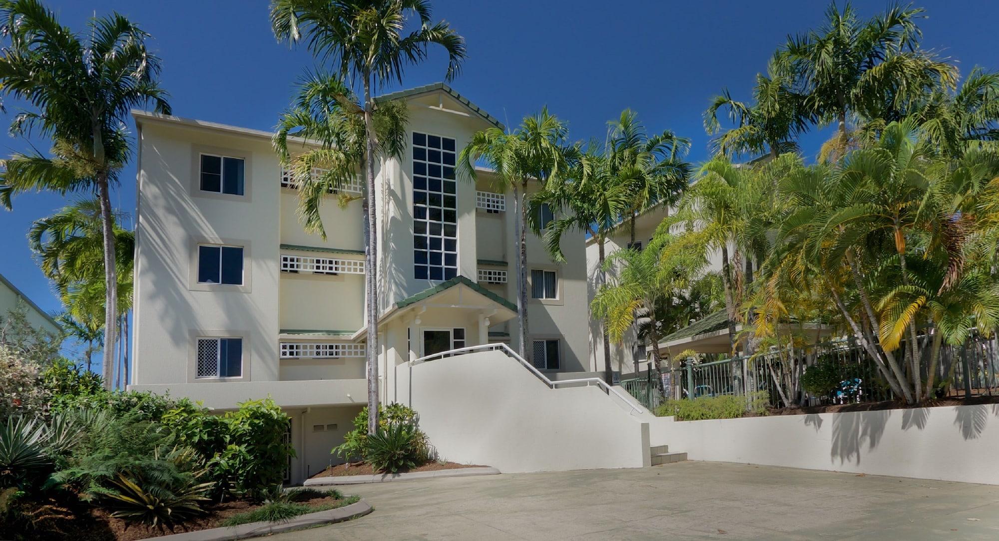 On The Beach Apartments Trinity Beach Exterior photo