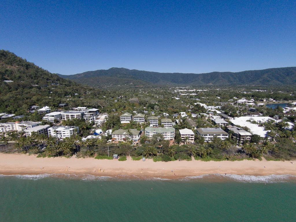 On The Beach Apartments Trinity Beach Exterior photo