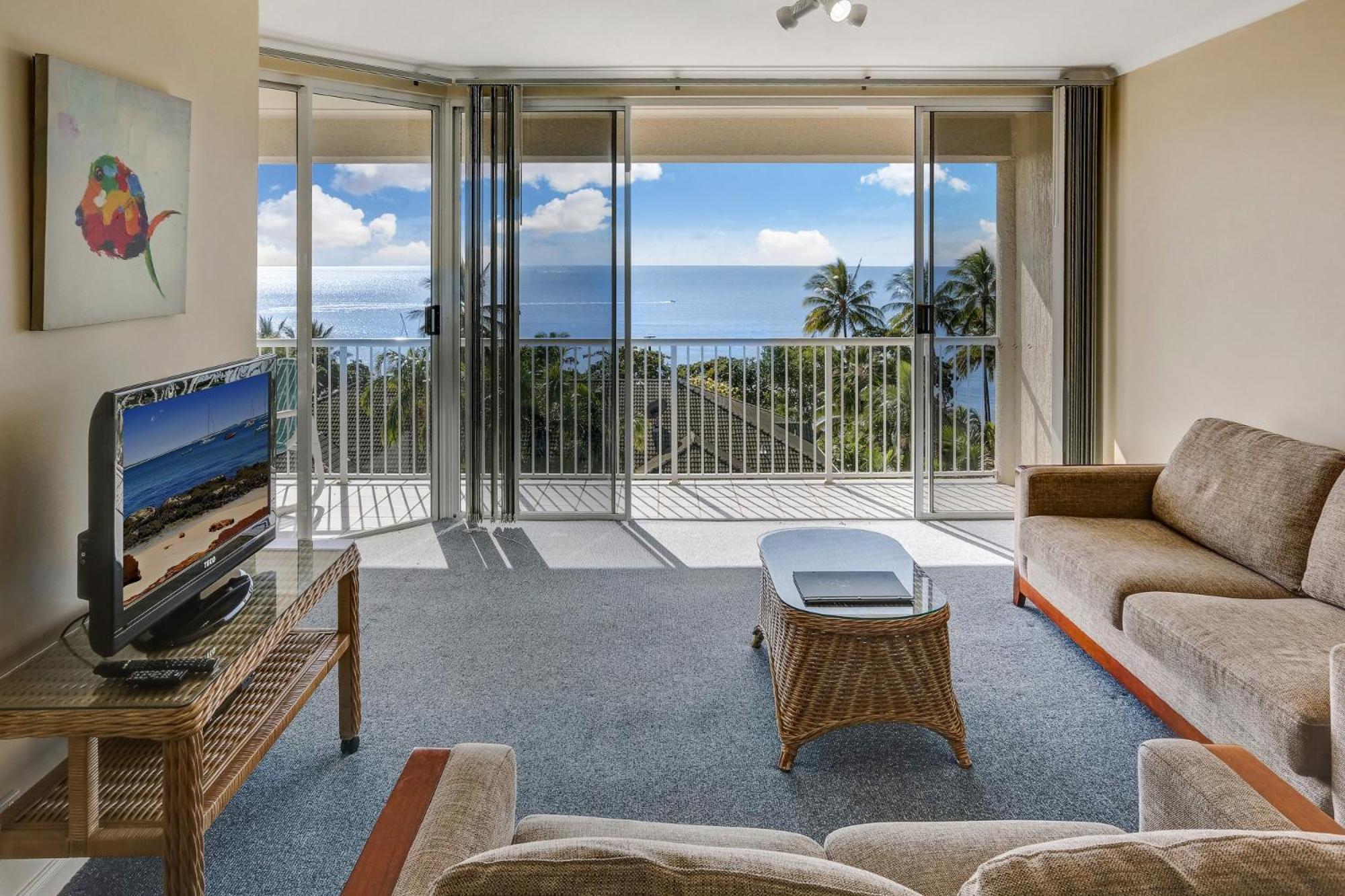 On The Beach Apartments Trinity Beach Room photo
