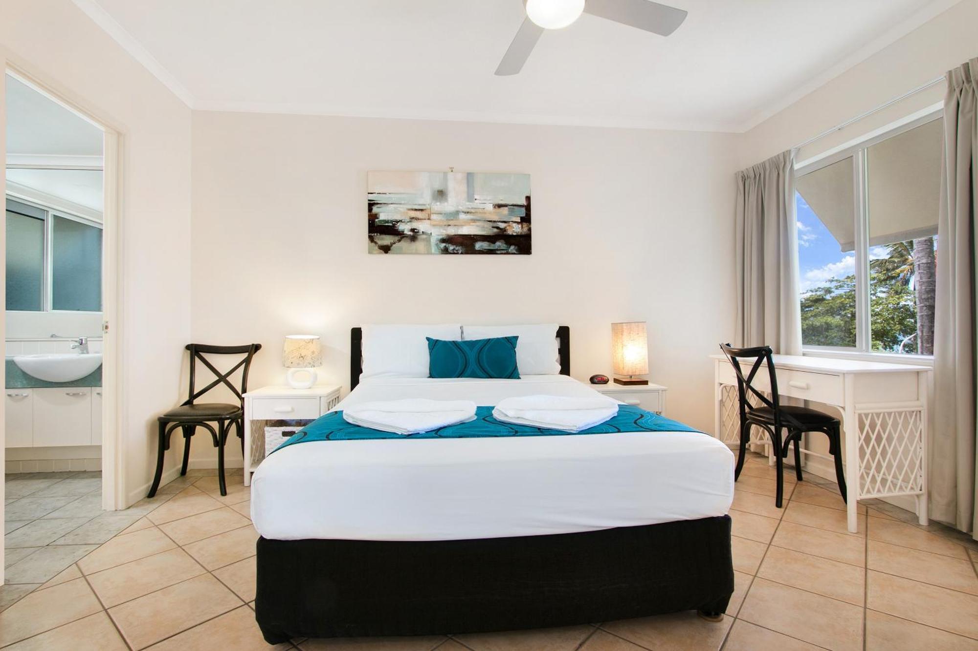 On The Beach Apartments Trinity Beach Room photo