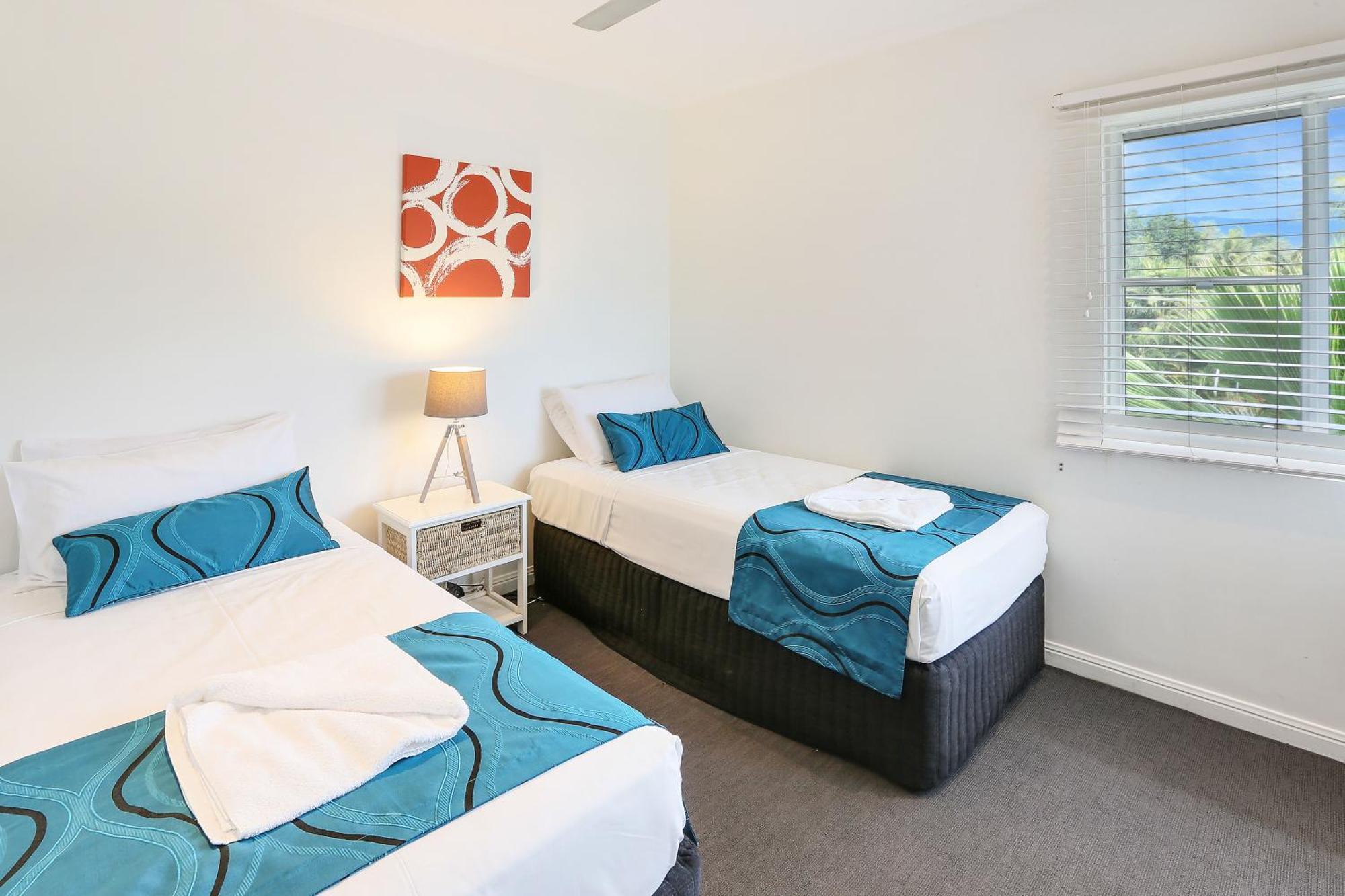 On The Beach Apartments Trinity Beach Room photo